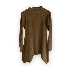 MATTHILDUR | Handmade Asymmetrical High-Neck Sleeved Top (XS)
